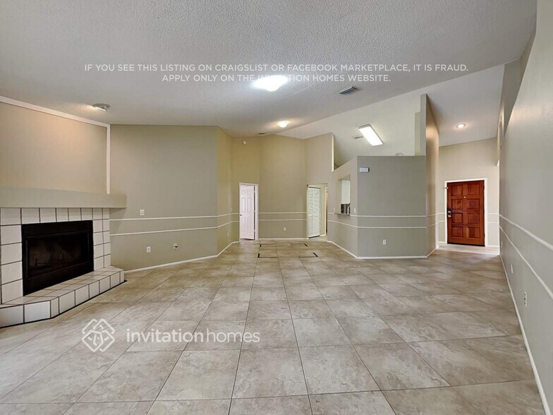 Building Photo - 12921 Longcrest Dr