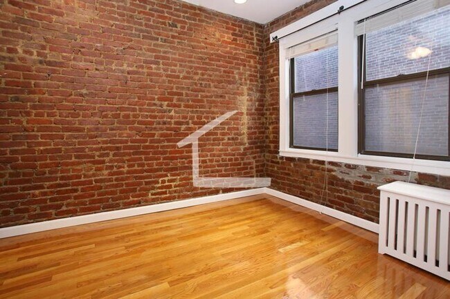 Building Photo - 202-1028 Commonwealth Ave, #208
