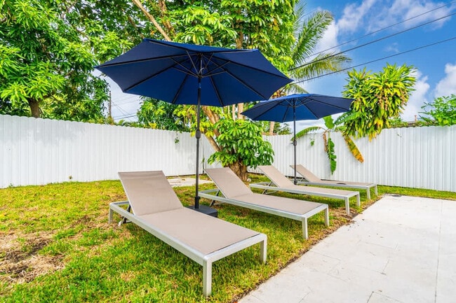 Building Photo - 17835 NE 6th Ave