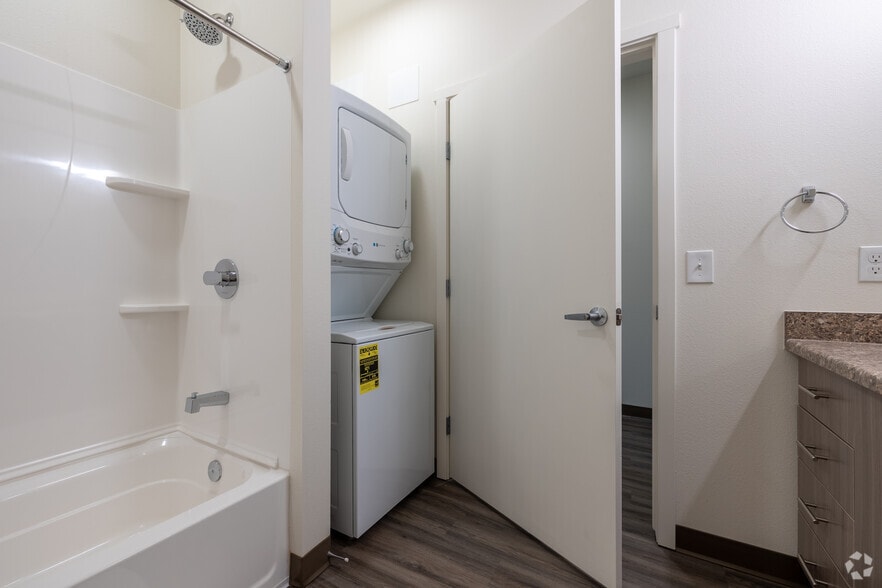 1BR, 1BA - 562-575SF - Bathroom/Laundry - Sable Station