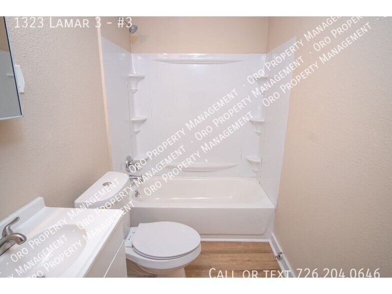 Building Photo - 1323 Lamar St