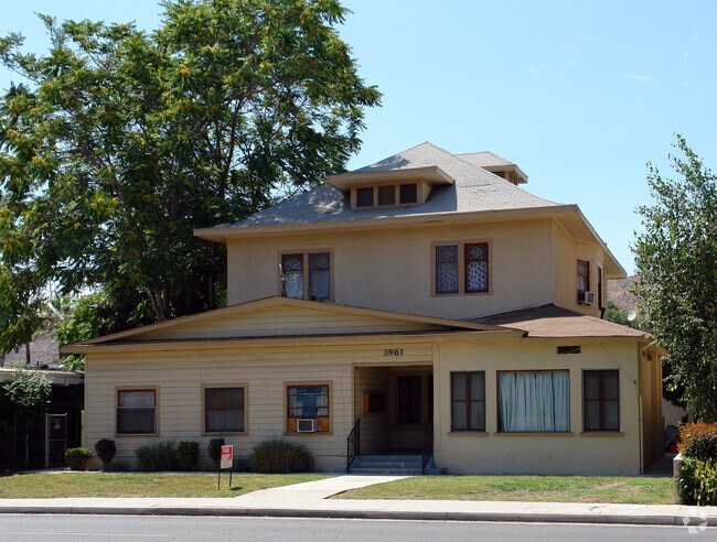 Building Photo - 3961 Brockton Ave