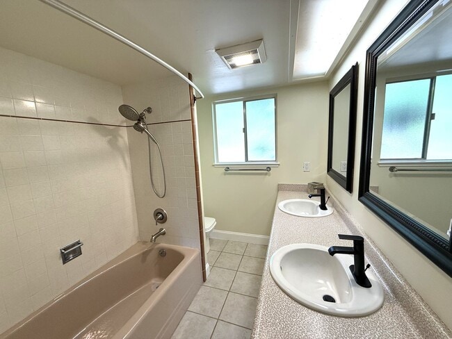 Building Photo - SPACIOUS 3BR/3BA NOVATO HOME WITH FLEXIBLE FLOORPLAN, LARGE FAMILY ROOM AND BONUS AREAS, GREAT OU...