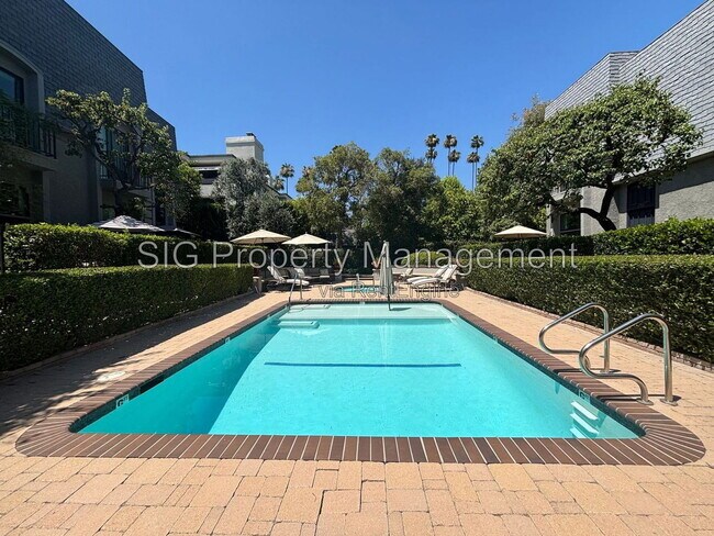 Building Photo - 352 S Orange Grove Blvd