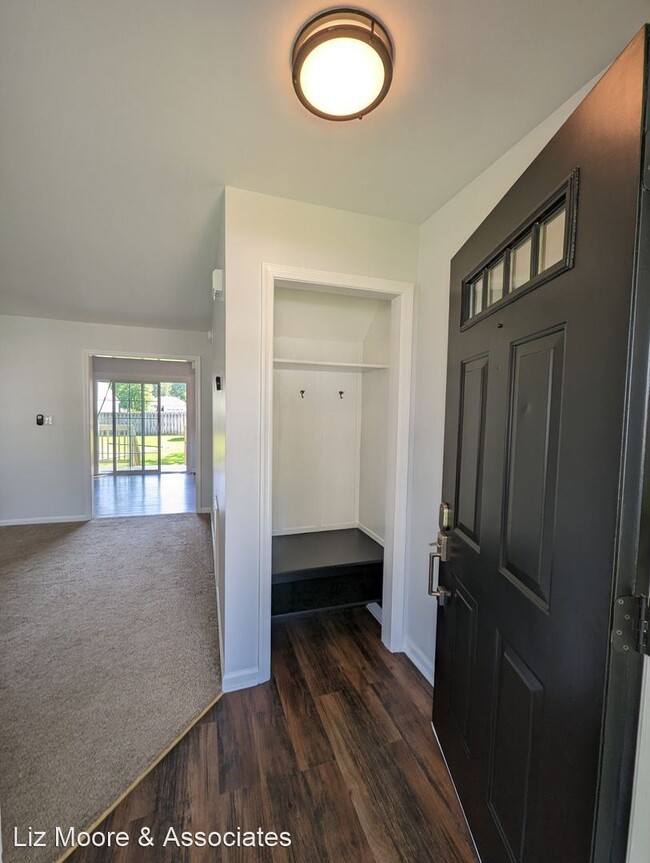 Building Photo - 3 br, 2.5 bath House - 3417 Indian Path