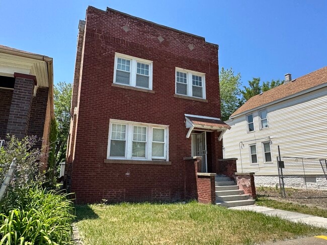 Primary Photo - 10610 S La Salle St