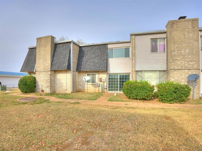 Building Photo - 1402 Bill Carrol Dr