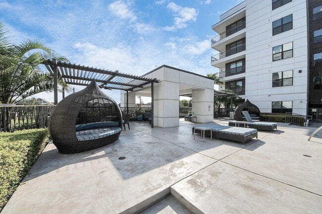 Building Photo - 5454 Washington Ave