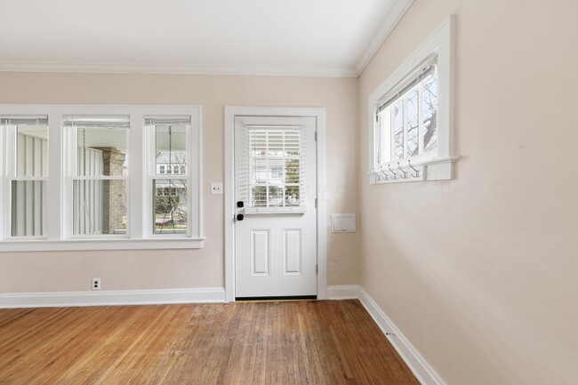 Building Photo - 2710 Dayton Ave