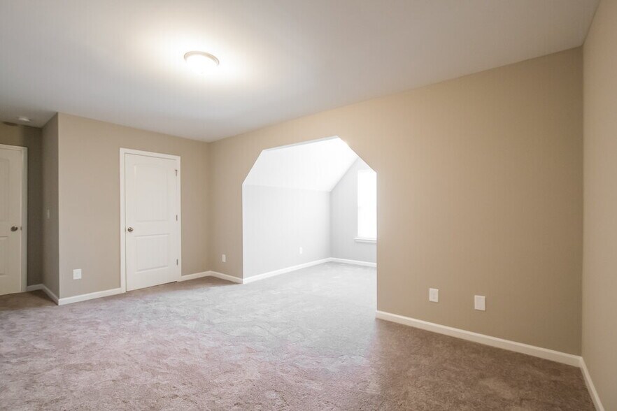 Building Photo - 619 Fieldcrest Dr