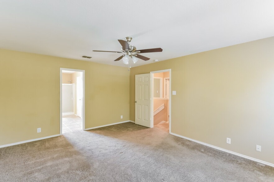 Building Photo - 5523 Red Canyon