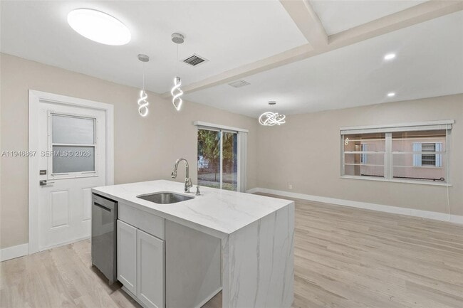 Building Photo - 14760 Fillmore St