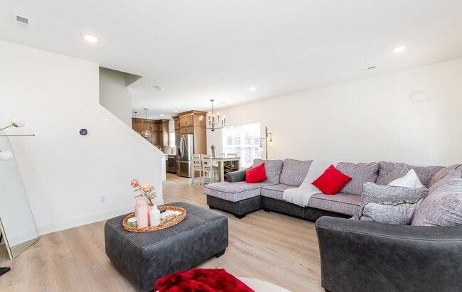 Building Photo - Do Not Miss this Beautiful piece of property.