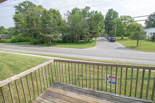 Building Photo - 1013 W Ash St