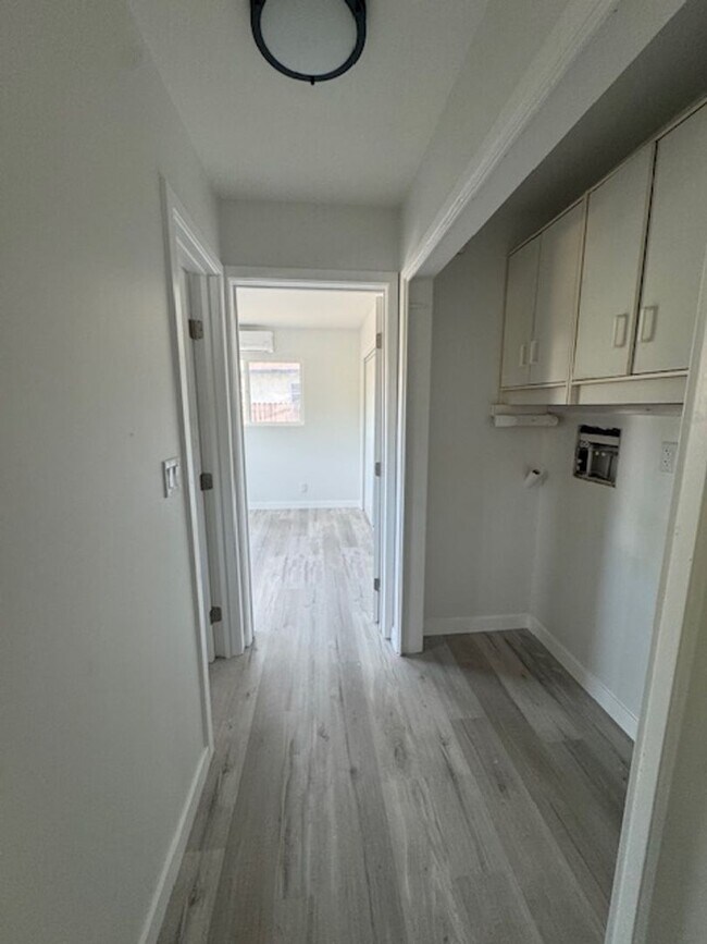 Building Photo - Charming Woodland Hills3+2  Home completely remodeled