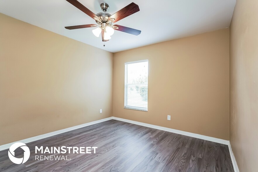 Building Photo - 3720 SW 6th Ave