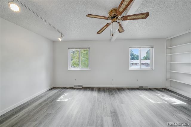 Building Photo - 6233 W Caley Ave