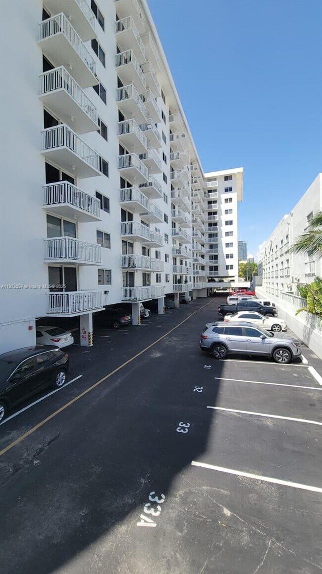Building Photo - 401 Ocean Dr