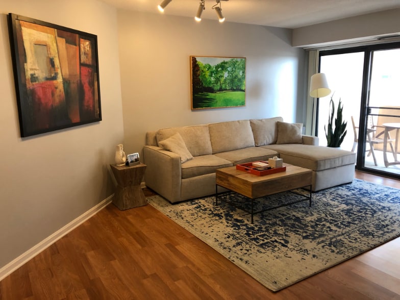 Building Photo - 1301 N Courthouse Rd