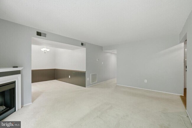Building Photo - 7761 Inversham Dr