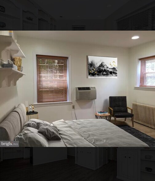 Building Photo - 7036 Strathmore St