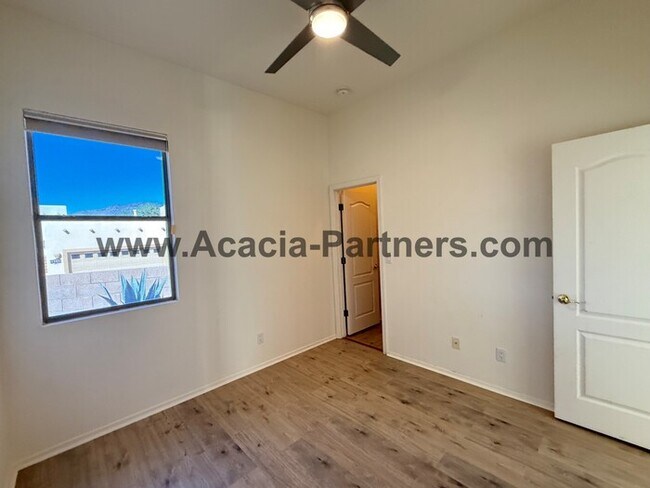 Building Photo - Gated Two Bedroom Home