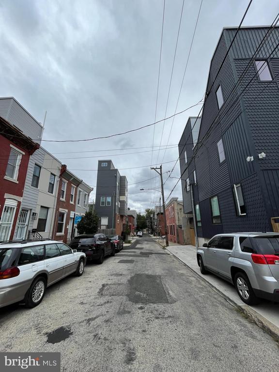 Building Photo - 1847 E Harold St