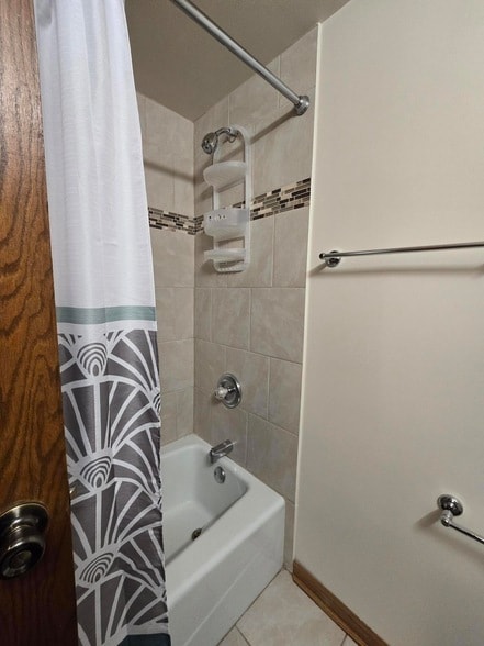 Building Photo - 1500 Camellia Dr