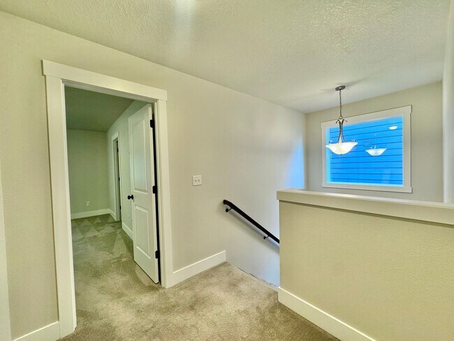 Building Photo - What Beauty! Live with serenity ~ Short distance to the heart of hazel Dell