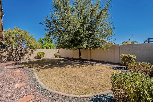 Building Photo - 3877 S Coach House Dr