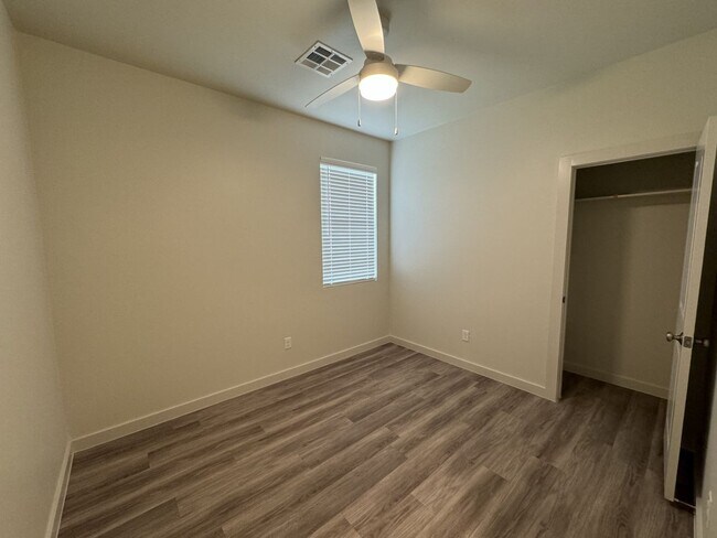 Building Photo - Luxury 3 Bedroom 2 Bathroom Duplex with 2 Car Garage in Bethany, Ok (ALL appliances included)