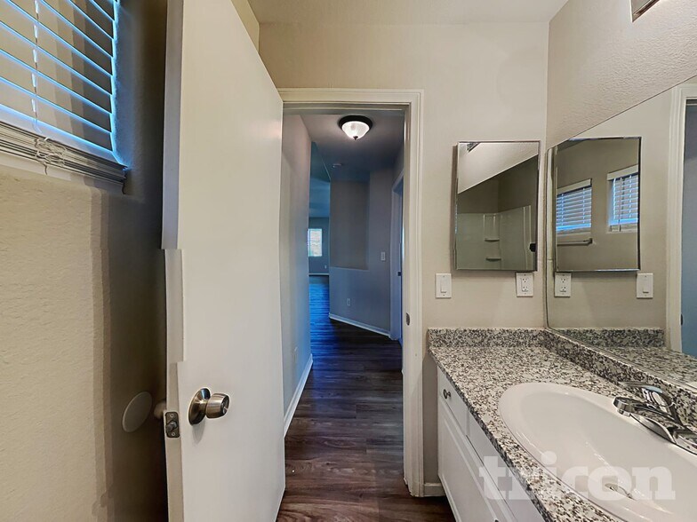 Building Photo - 8142 Dancing Ave