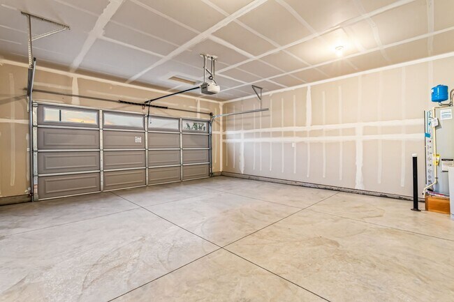 Building Photo - BRAND NEW BLACKROCK 4BD/2.5BA MERIDIAN HOME!