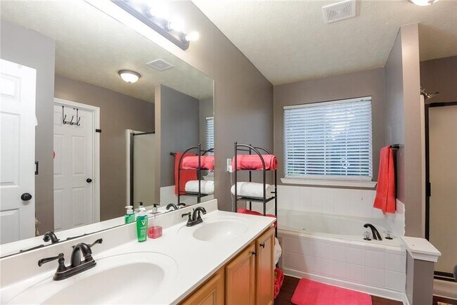 Building Photo - 1029 Ashton Oak Cir