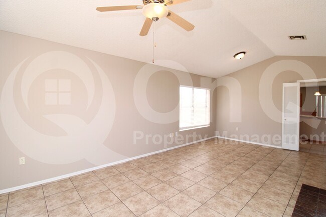 Building Photo - 6337 Covina Rd