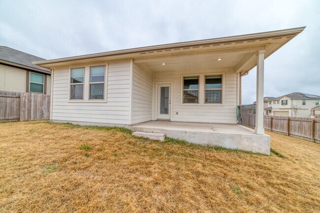 Building Photo - 101 Red Cedar Ct