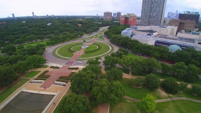 Building Photo - 6841 Staffordshire Blvd