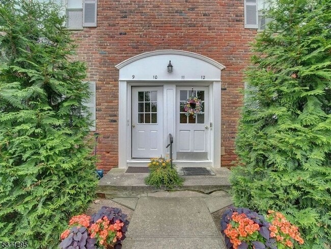 Building Photo - 43 Conforti Ave