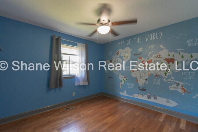 Building Photo - "Charming 4-Bedroom Home in Chattanooga wi...