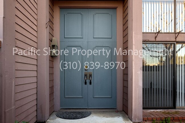 Building Photo - Lush and Lavish Three Bedroom Neatly Tucked Away In The Villa Vallarta Townhouse Community