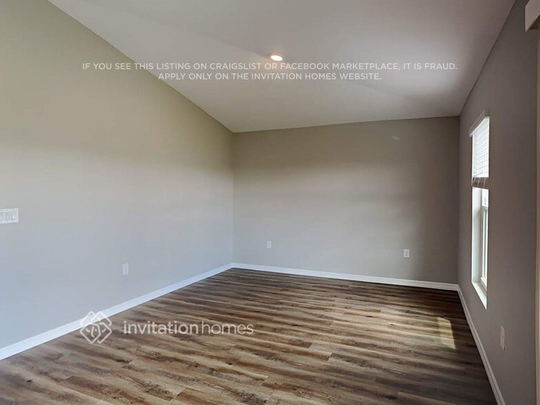 Building Photo - 545 NE 7th Terrace