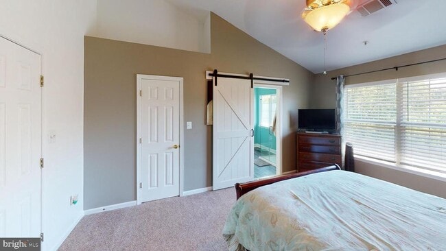 Building Photo - 719 Summertime Dr