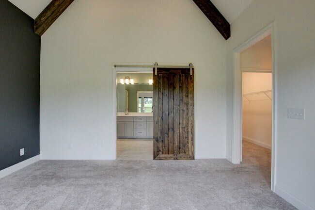 Building Photo - Custom Build in Sango.  Wow Factor