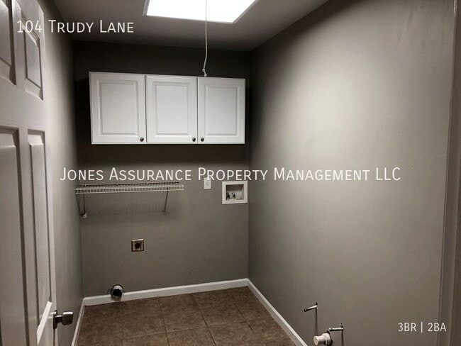 Building Photo - 104 Trudy Ln