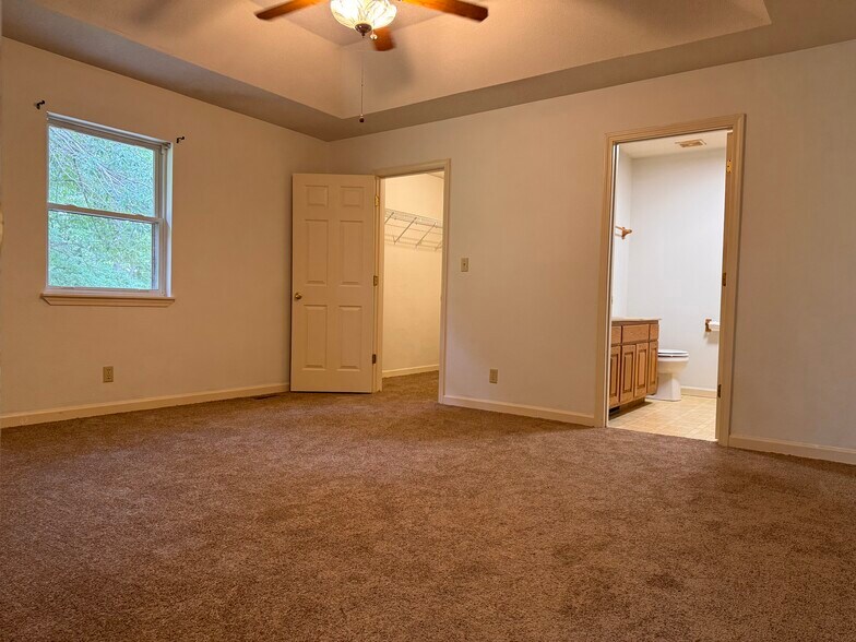 Building Photo - 748 Abbie Ct