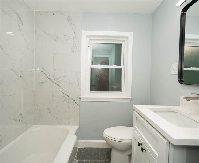 Building Photo - 25 Langley Cir