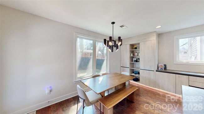 Building Photo - 1220 Lomax Ave