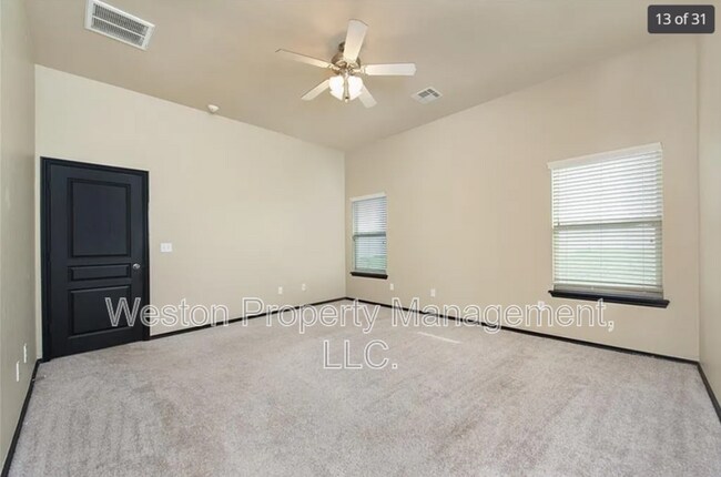 Building Photo - 19136 Cottonwood Ct