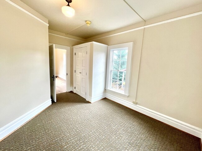 Building Photo - ROSEG01