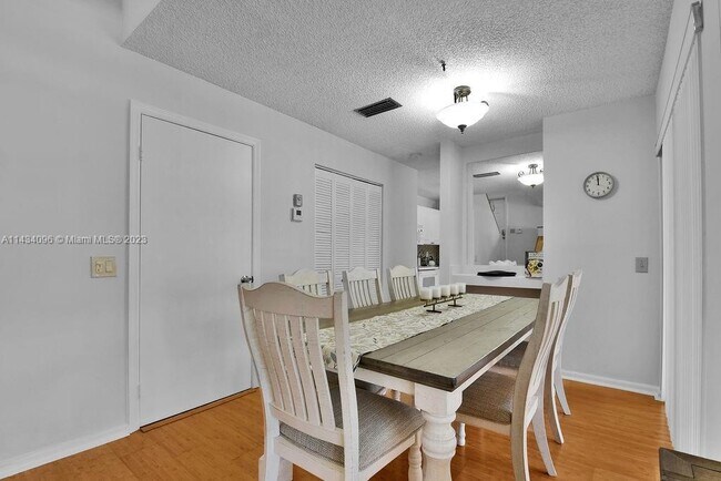 Building Photo - 6650 Via Regina